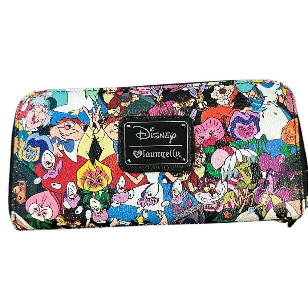 ULTRA RARE Alice in wonderland disney loungefly wallet
NWOT - Picture 1 of 5
